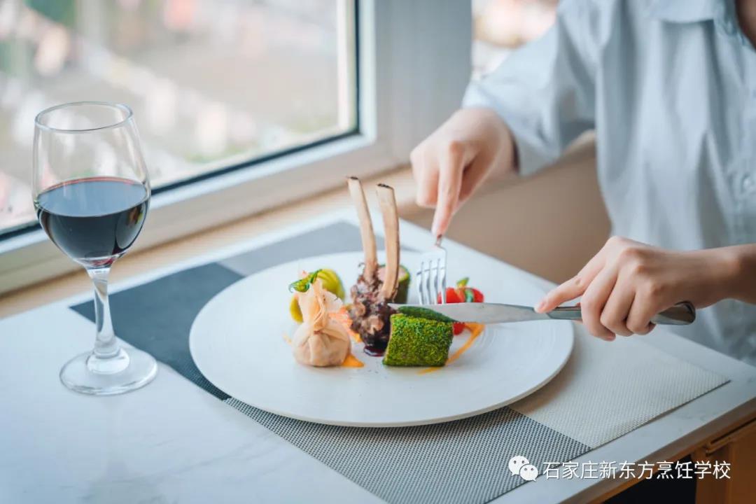 如何像行家一樣點牛排？學西餐去哪里？看完這篇，你就懂了。