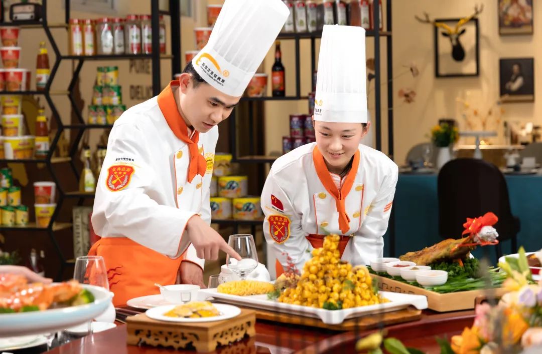 都是學技術(shù)，那么學烹飪與其它相比有哪些呢？