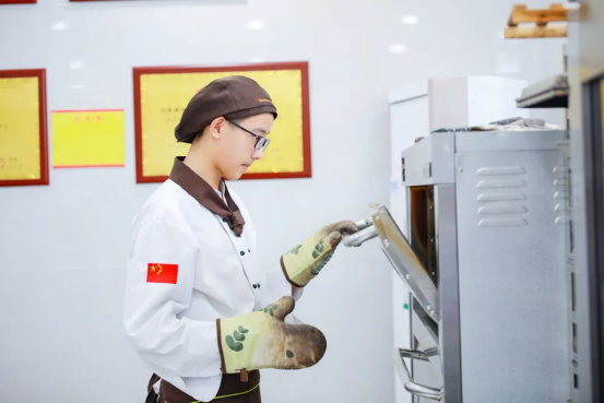 00后學(xué)什么技術(shù)好？汽修、廚師、計(jì)算機(jī)哪個(gè)好？
