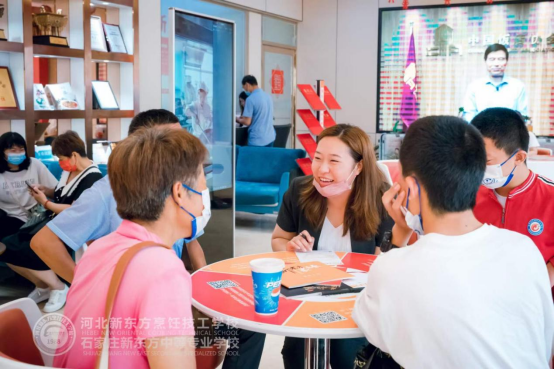 畢業(yè)生：啥都沒學(xué)會，還不如學(xué)廚師掌握一門手藝