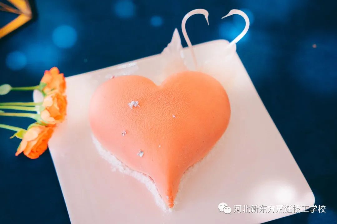 當(dāng)美食遇上“多巴胺穿搭”，適配度好滿！