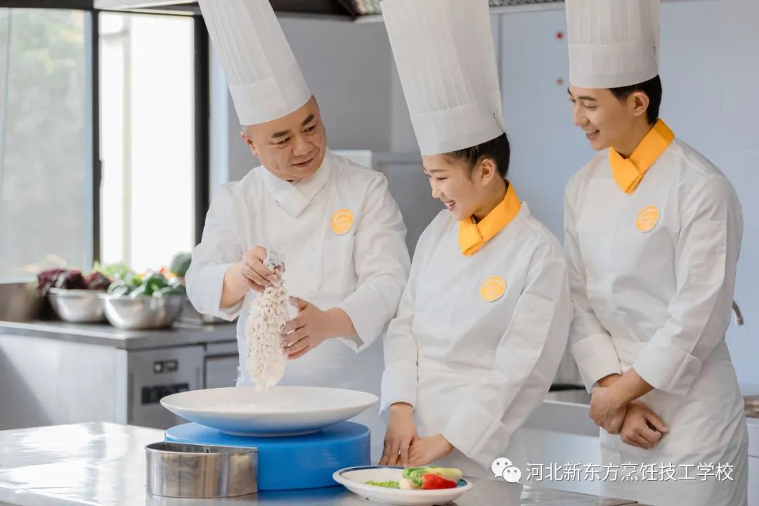 校企預定會暨產(chǎn)教融合簽約儀式 1 天，關(guān)于校企共建你還有不了解的嗎？