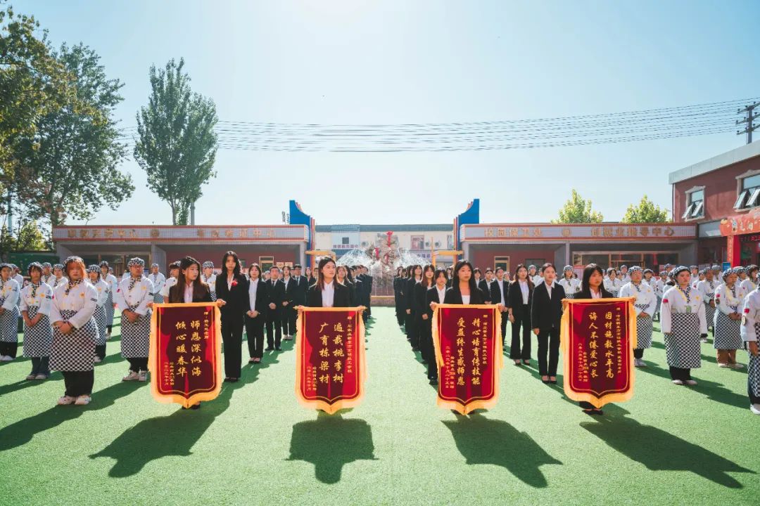 【畢業(yè)歡送會(huì)】鮮衣怒馬少年時(shí)，不負(fù)韶華行且知！