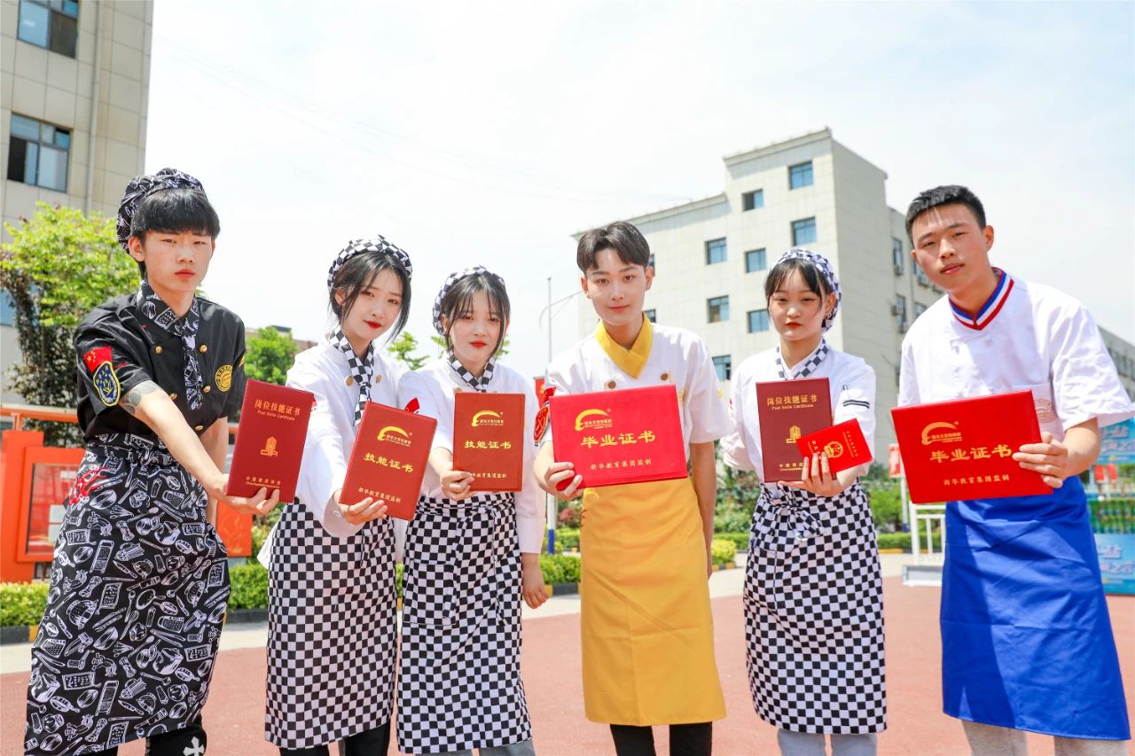 全面對比，為何我選擇從XX學(xué)校轉(zhuǎn)到河北新東方？