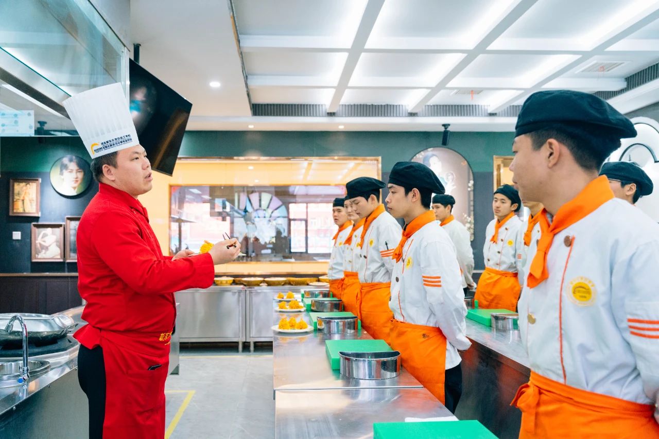 “代炒菜”火了！網(wǎng)友大贊：很需要，求全國(guó)普及！