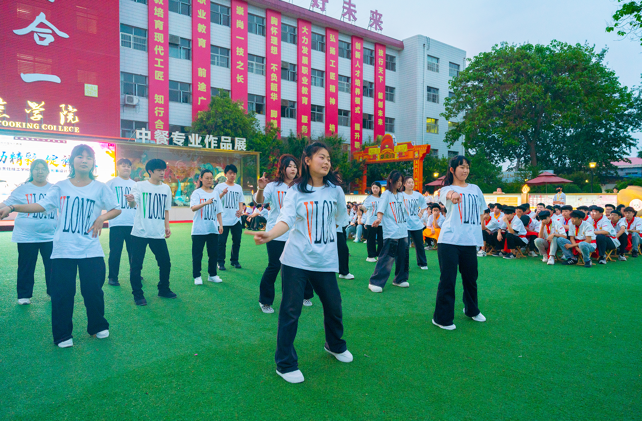 舞動(dòng)精彩·綻放夢(mèng)想 | 回顧河北新東方班舞大賽！