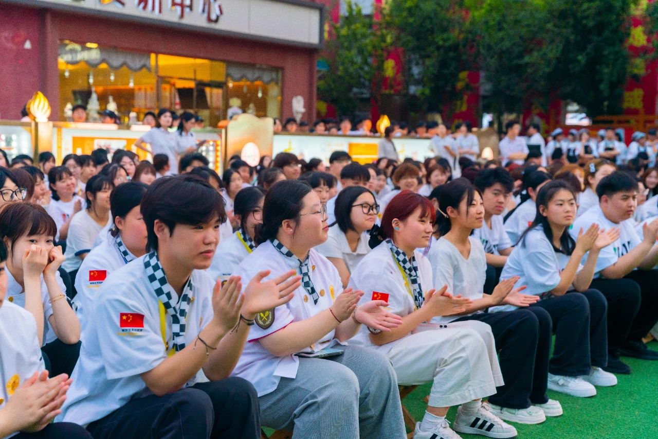 【中考志愿填報(bào)】選對(duì)學(xué)校比考高分更重要！中考生家長(zhǎng)必看