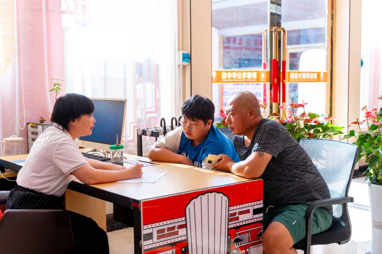 高中畢業(yè)男生學什么專業(yè)？男生學什么技術(shù)有前途？