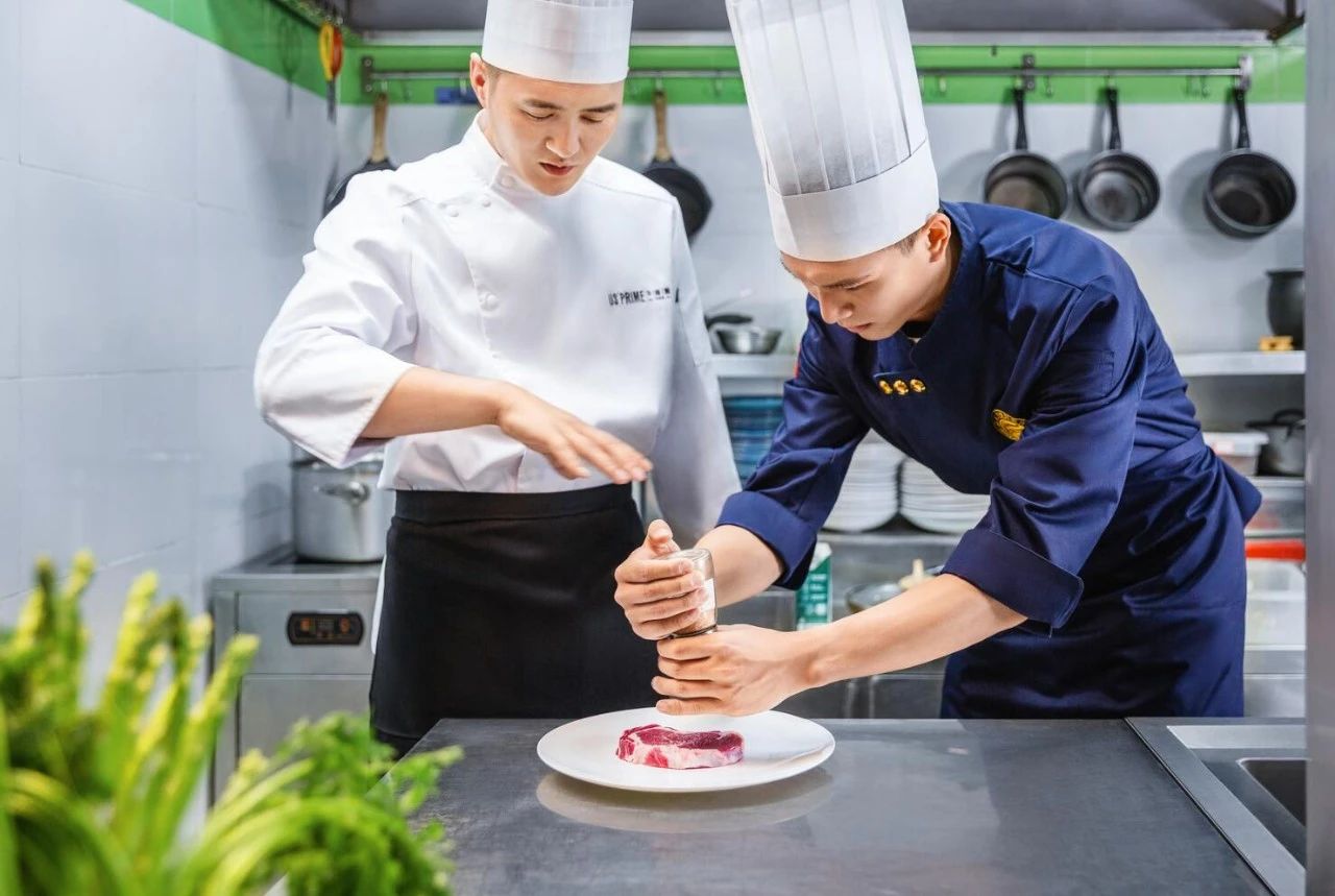 為什么說廚師是舌尖上的“鐵飯碗”？廚師是一條被低估的黃金賽道？