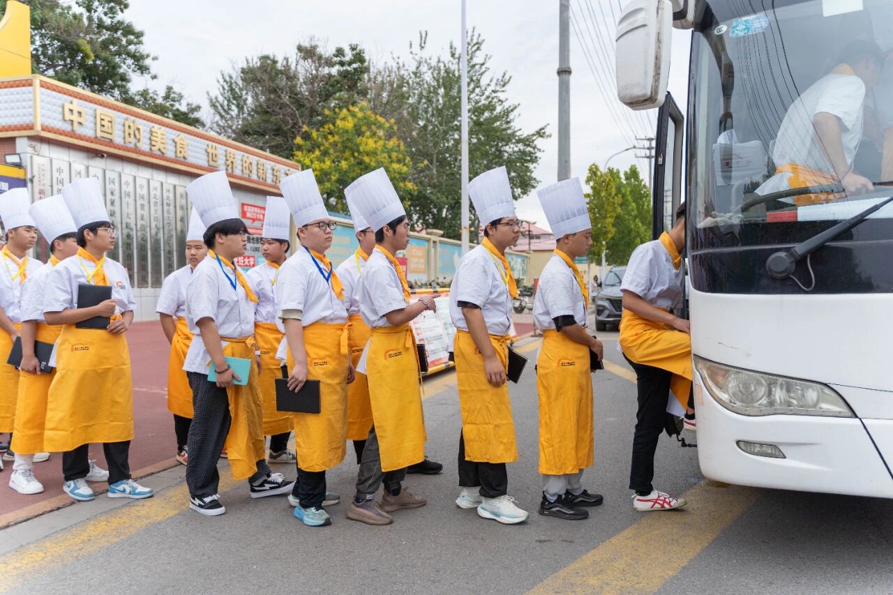 企業(yè)參觀，賦能成長丨河北新東方學(xué)子走進西美五洲酒店參觀學(xué)習！