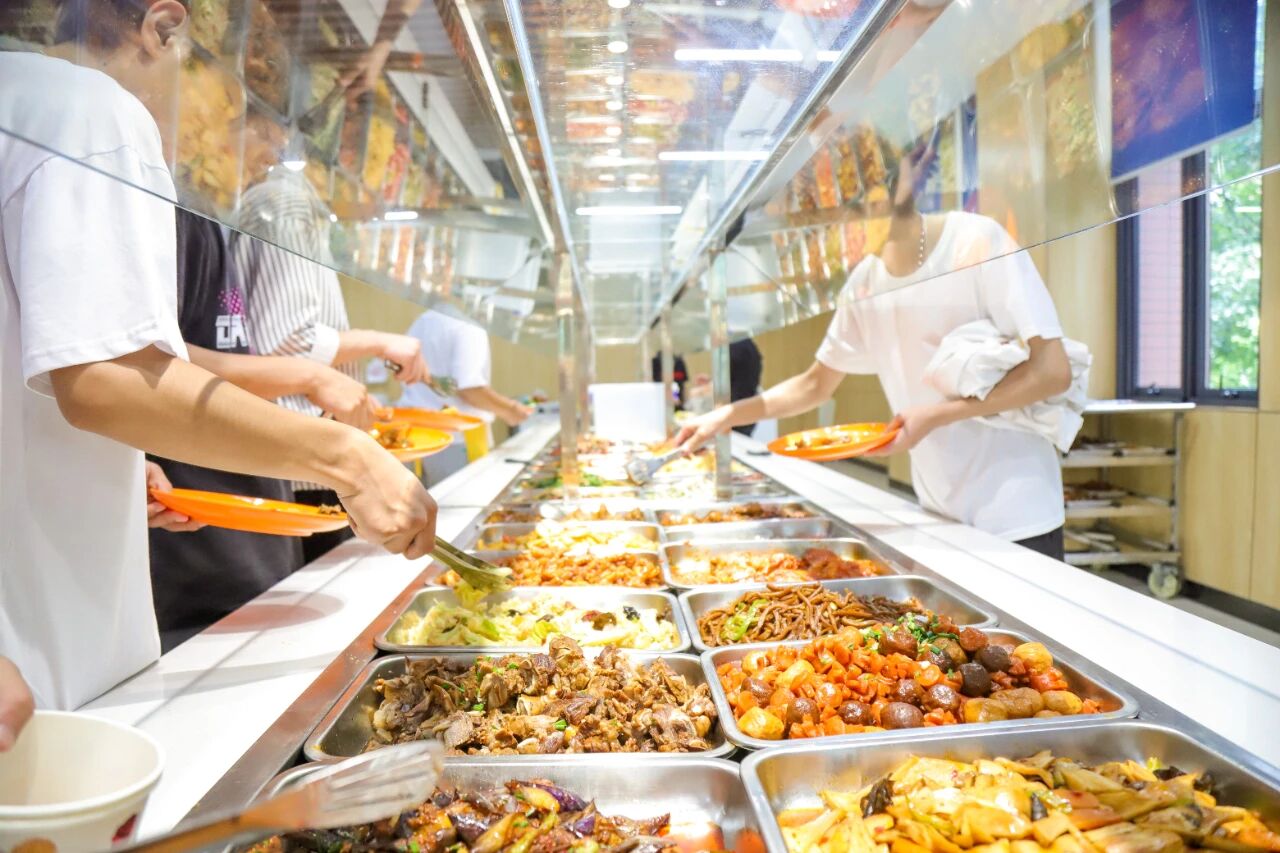 在河北新東方的一天！家長放心！學(xué)子開心！