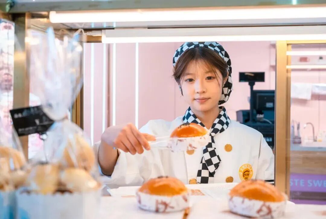 【河北新東方烹飪技工學(xué)校學(xué)烘焙】零基礎(chǔ)怎么學(xué)？學(xué)得會(huì)嗎？學(xué)費(fèi)多少？